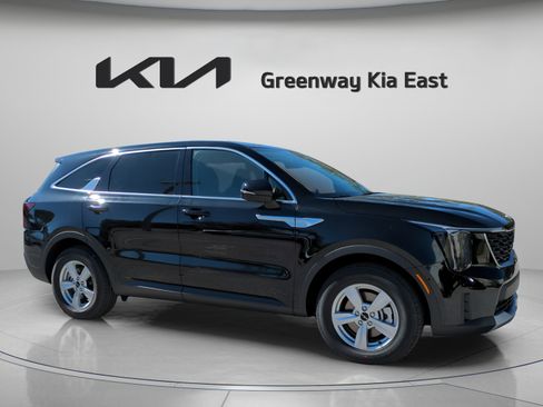 Certified 2026 Kia Sorento LX FWD image 2