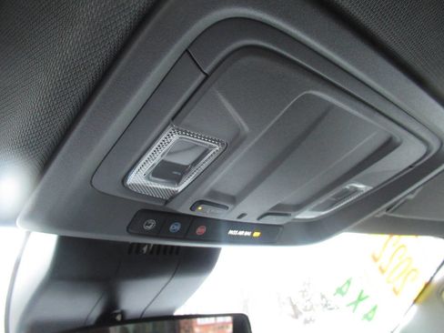 Used 2022 Chevrolet Silverado 1500 RST w/ Z71 Off-Road Package image 27