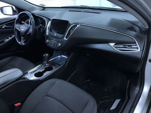 Used 2018 Chevrolet Malibu LT w/ Driver Confidence Package image 24