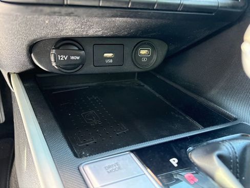Used 2023 Hyundai Elantra Limited FWD image 32