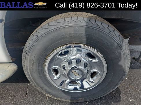 Used 2015 GMC Savana 2500 RWD image 30