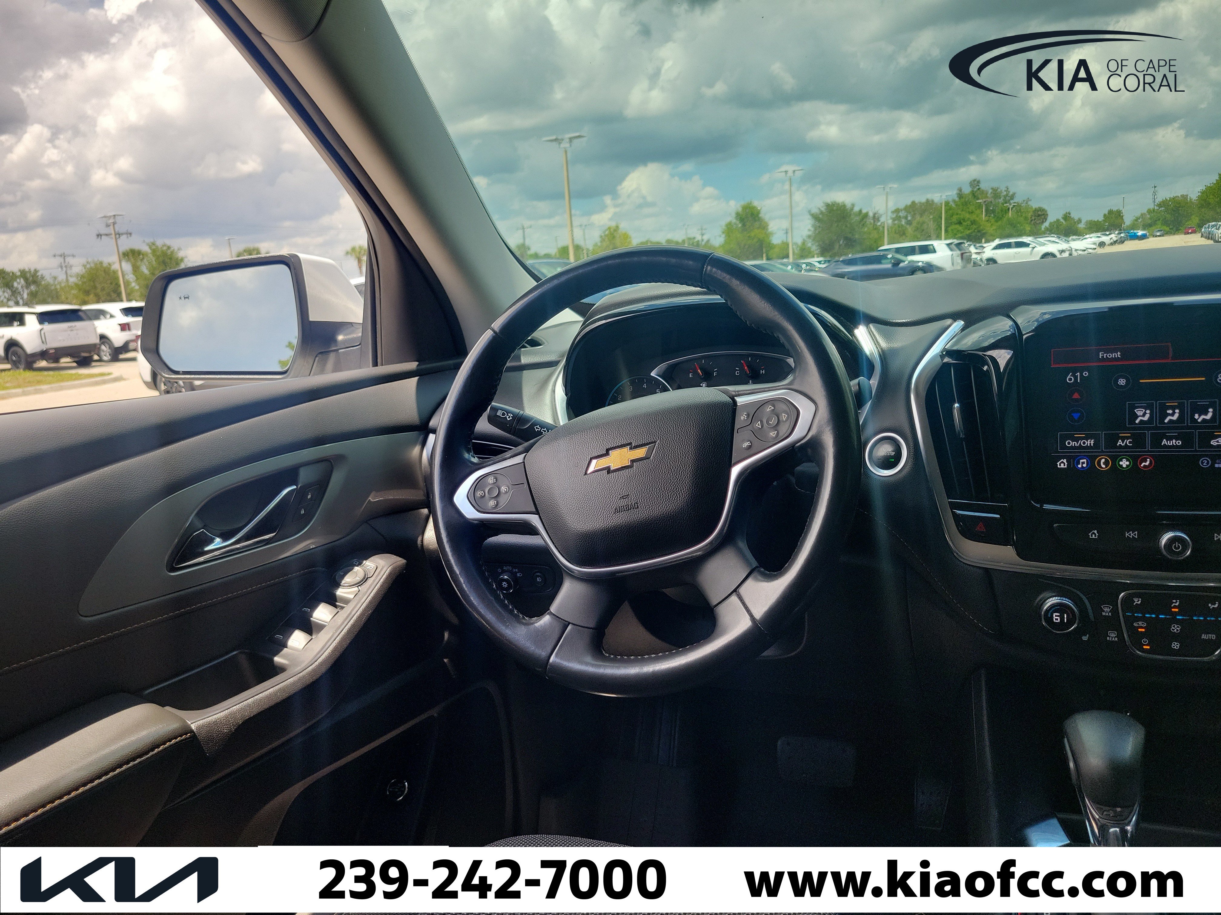 Used 2021 Chevrolet Traverse LT FWD image 21