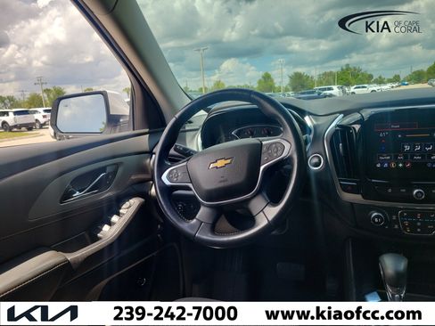 Used 2021 Chevrolet Traverse LT FWD image 21