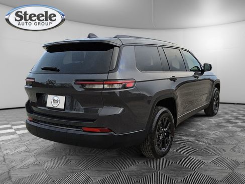 New 2025 Jeep Grand Cherokee L Altitude image 5