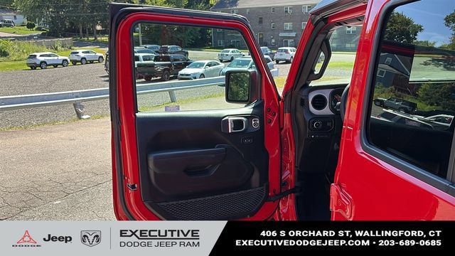 Used 2024 Jeep Wrangler Unlimited w/ Convenience Group AWD/4WD image 8