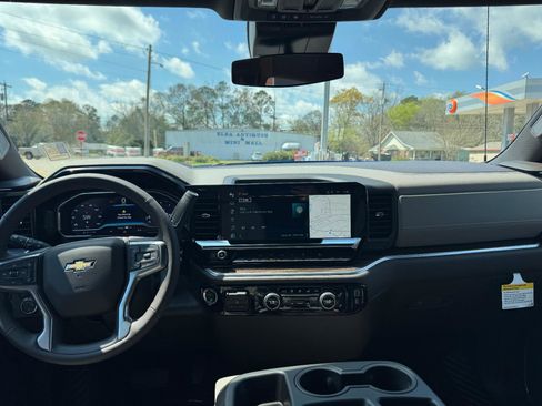 New 2025 Chevrolet Silverado 1500 LT w/ Z71 Off-Road Package image 12