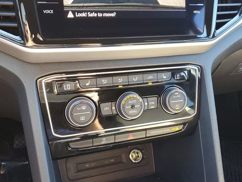 Certified 2023 Volkswagen Atlas Cross Sport SE w/ Black Wheel Package FWD image 28