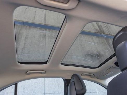 Used 2025 Mercedes-Benz C 300 4MATIC Sedan image 25