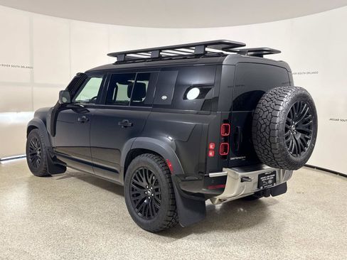 Used 2023 Land Rover Defender 110 SE AWD/4WD image 3