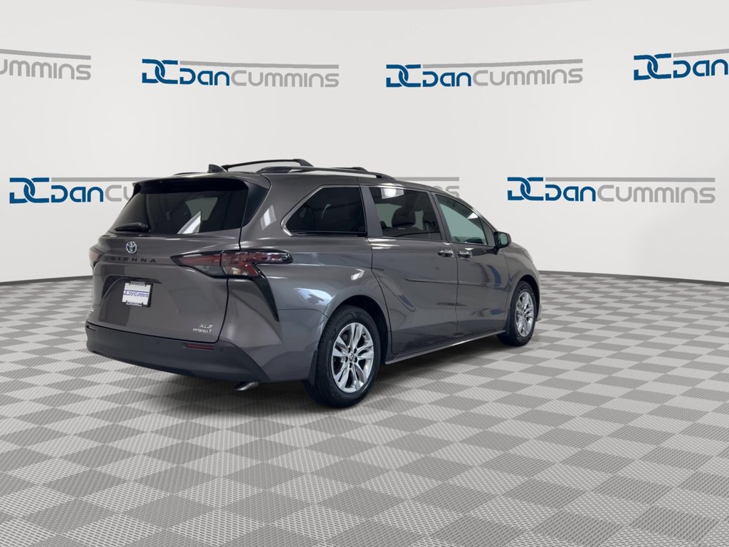 Used 2024 Toyota Sienna XLE w/ XLE Plus Package AWD/4WD image 8