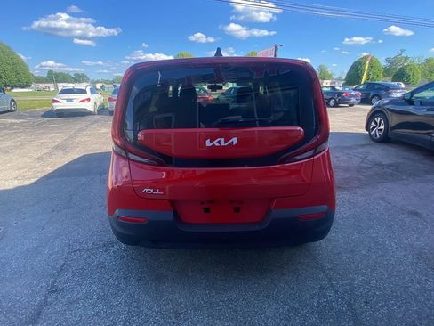 Used 2022 Kia Soul LX FWD image 6