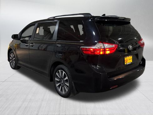 Certified 2019 Toyota Sienna XLE Premium w/ Carpet Mat Package AWD/4WD image 4