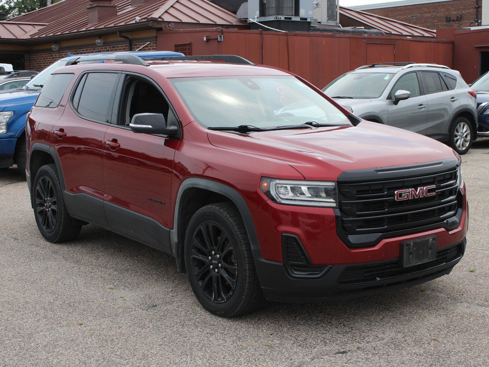 Used 2023 GMC Acadia SLE w/ Driver Convenience Package AWD/4WD image 3
