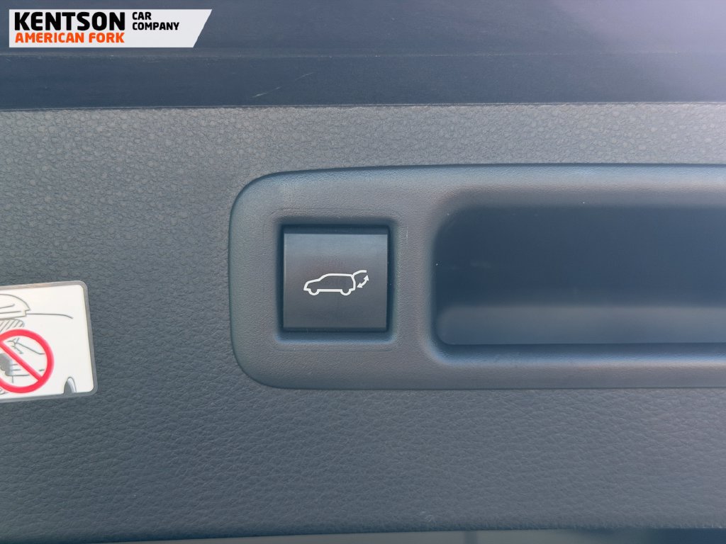 Used 2025 Toyota Highlander LE AWD/4WD image 35