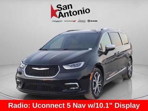 New 2026 Chrysler Pacifica Pinnacle image 4