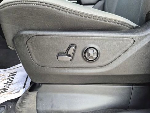 Used 2019 RAM 1500 Big Horn AWD/4WD image 16
