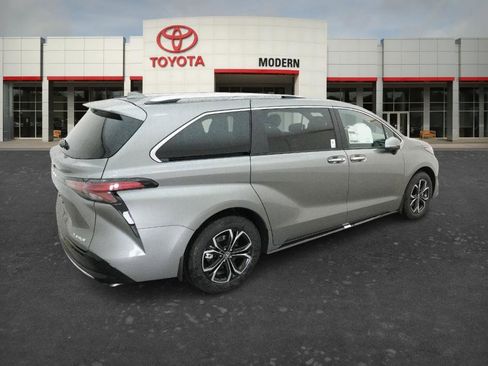 New 2026 Toyota Sienna Platinum AWD/4WD image 21