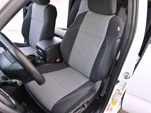 Used 2021 Toyota Tacoma TRD Off-Road w/ Technology Package image 17