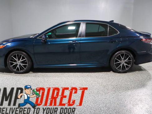 Used 2021 Toyota Camry SE image 10