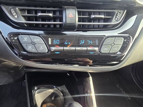 Used 2020 Toyota C-HR Limited image 19