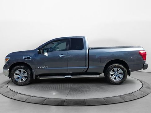 Used 2017 Nissan Titan SV AWD/4WD image 2