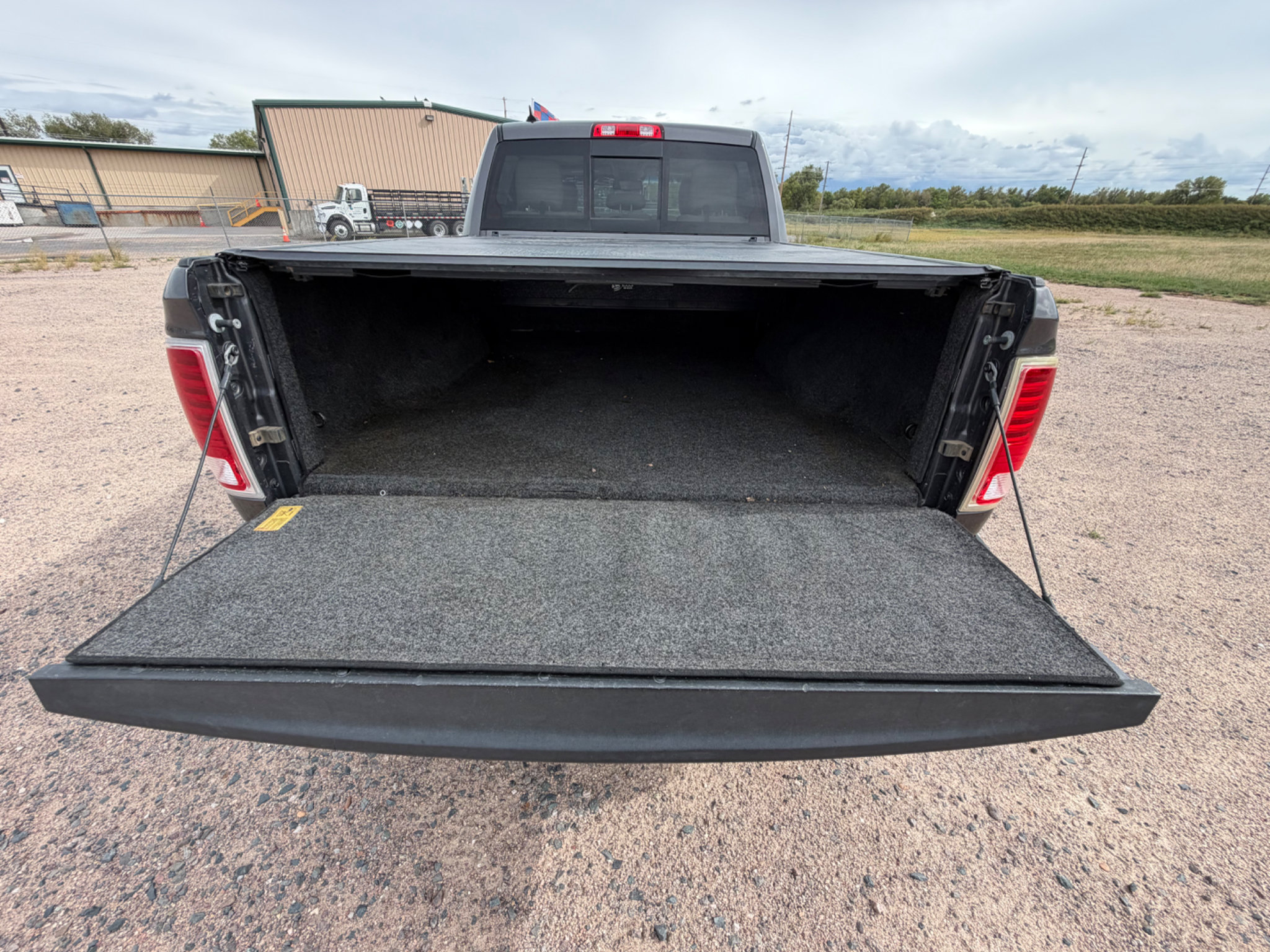 Used 2016 RAM 1500 Laramie w/ Convenience Group AWD/4WD image 9