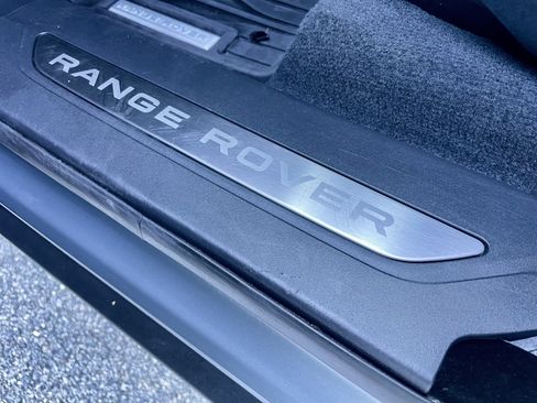 Certified 2026 Land Rover Range Rover Velar Dynamic SE AWD/4WD image 37