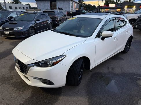 Used 2017 MAZDA MAZDA3 Grand Touring FWD image 5