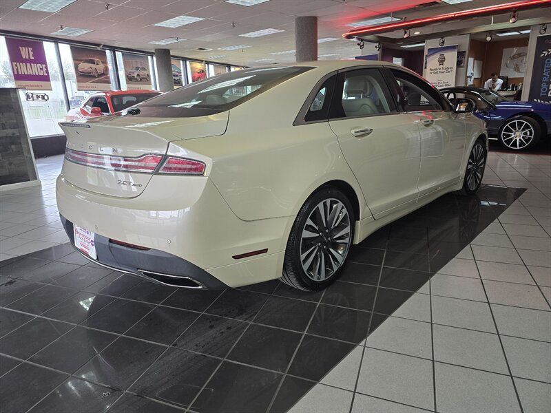 Used 2018 Lincoln MKZ Select w/ Select Plus Package AWD/4WD image 4