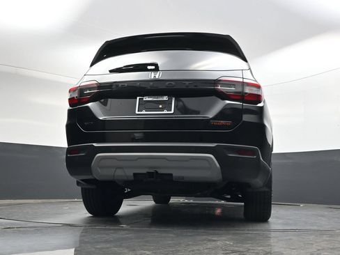 Certified 2023 Honda Pilot TrailSport image 37