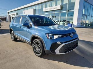 Certified 2025 Volkswagen Taos SE video 1