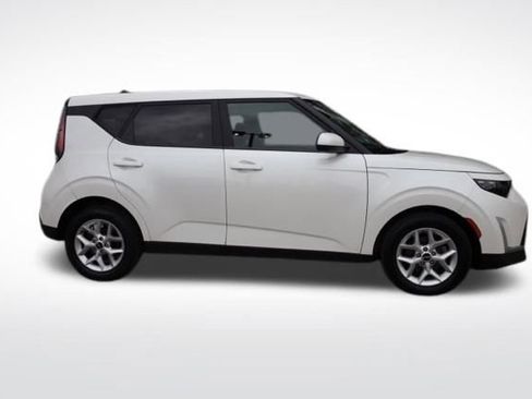 Certified 2023 Kia Soul LX w/ LX Technology Package image 12