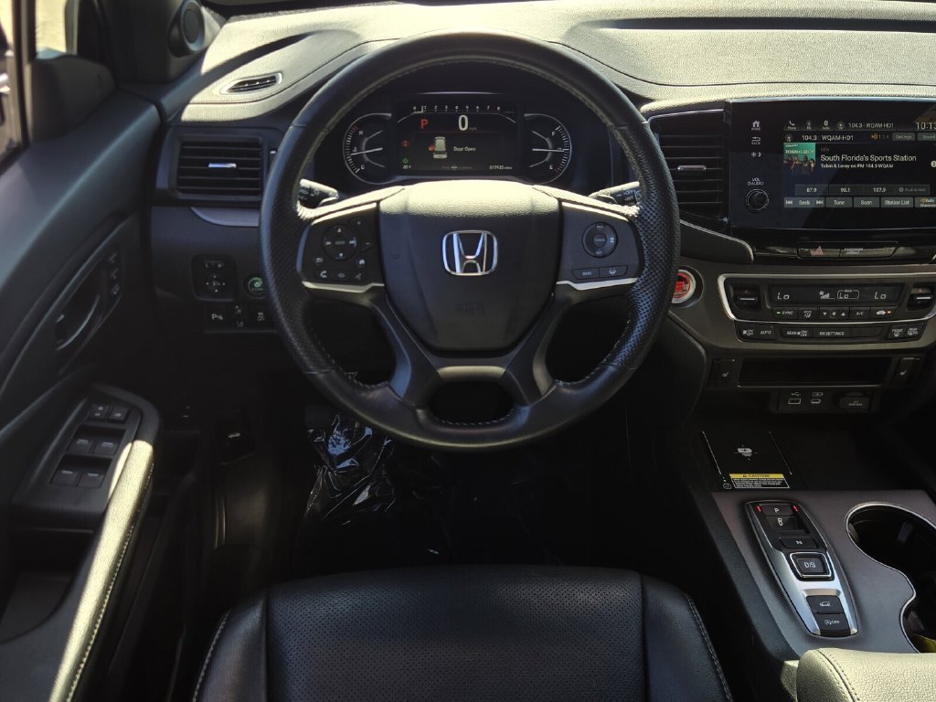 Certified 2025 Honda Passport EX-L image 13