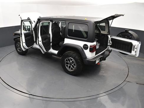 Used 2024 Jeep Wrangler Unlimited Rubicon w/ Capability Package AWD/4WD image 29
