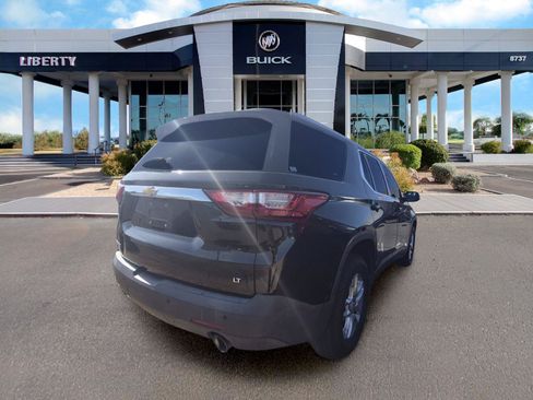 Used 2018 Chevrolet Traverse LT FWD image 3