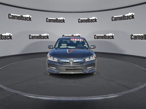 Used 2017 Honda Accord EX-L image 2