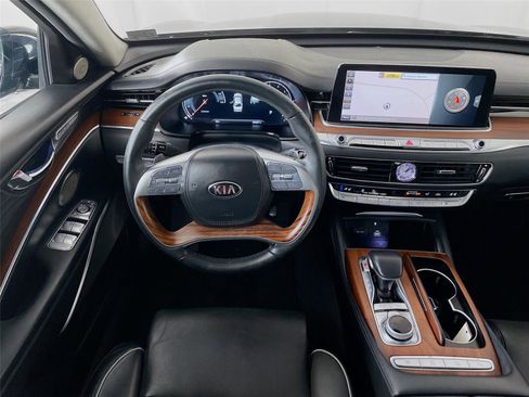 Used 2019 Kia K900 Luxury w/ VIP Package image 25