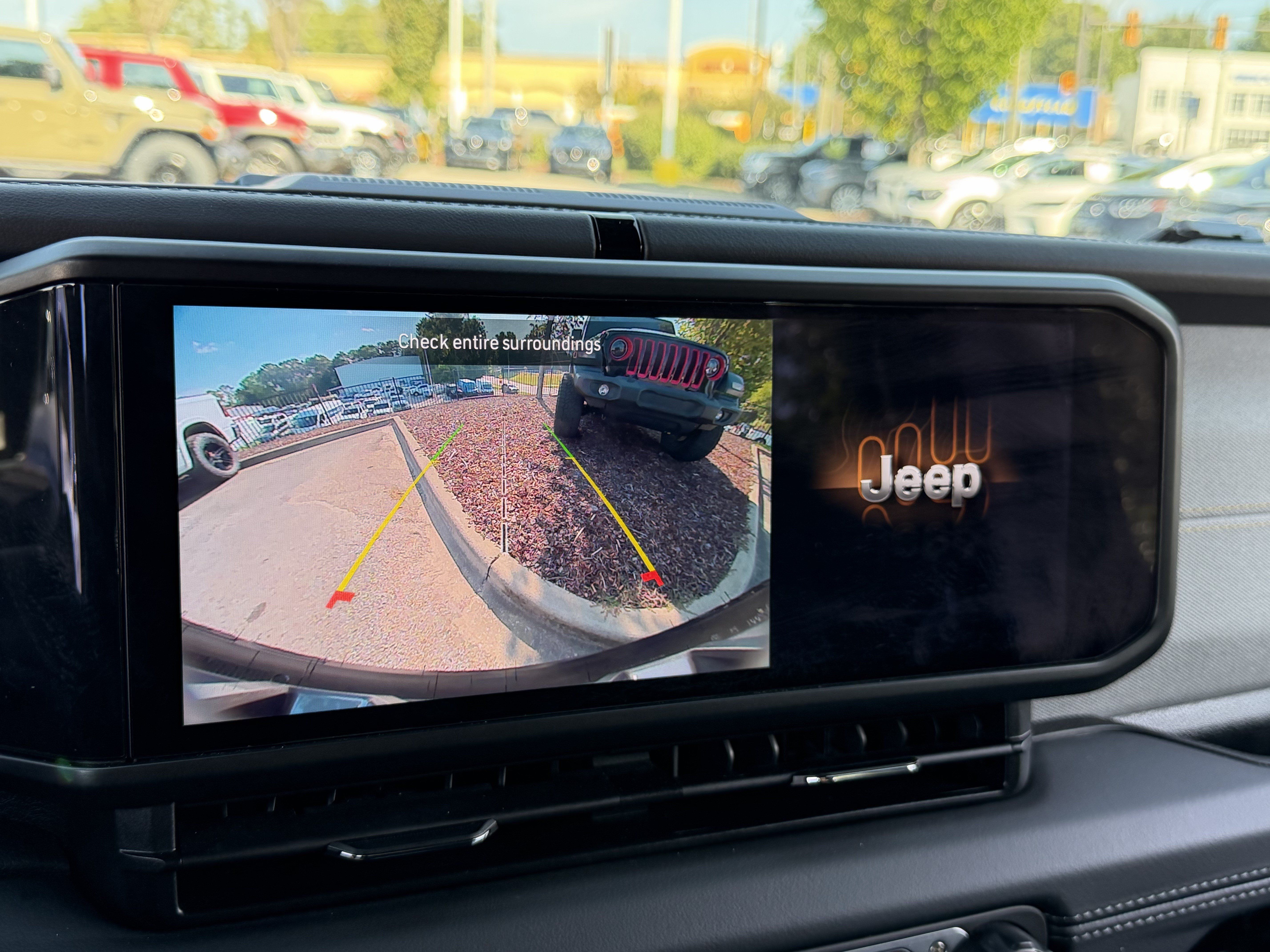 Used 2026 Jeep Wrangler Unlimited Sahara AWD/4WD image 25