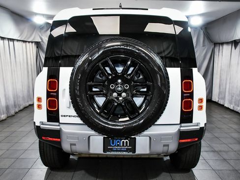 Used 2025 Land Rover Defender 110 S image 5
