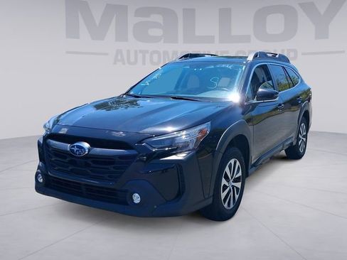 Used 2024 Subaru Outback Premium AWD/4WD image 1