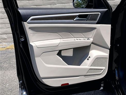 Certified 2023 Volkswagen Atlas SE FWD image 22