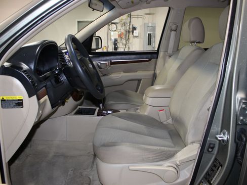 Used 2009 Hyundai Santa Fe GLS FWD image 8