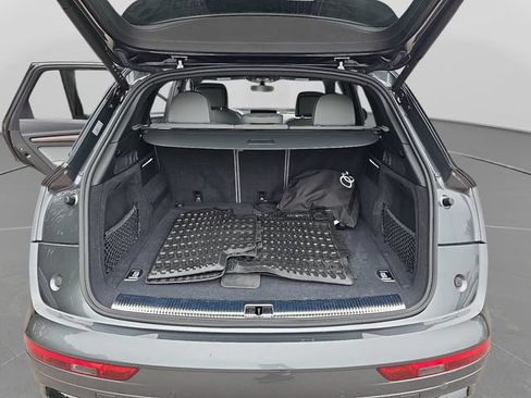 Used 2024 Audi Q5 e Prestige w/ Prestige Package AWD/4WD image 28
