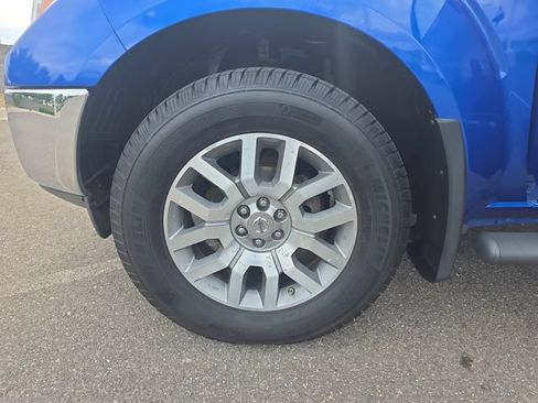 Used 2012 Nissan Frontier SL AWD/4WD image 10