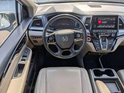 Certified 2022 Honda Odyssey Touring image 24
