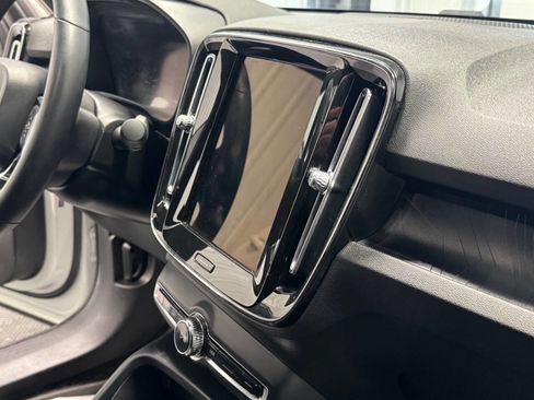 Used 2022 Volvo C40 P8 Recharge Ultimate image 25