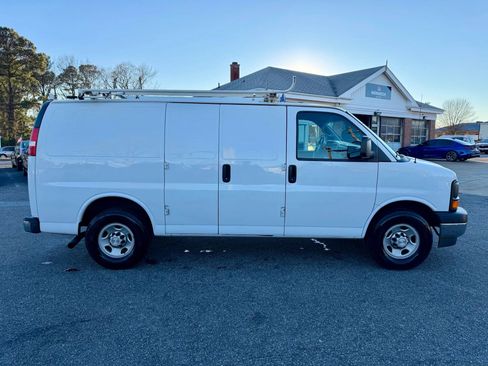 Used 2017 Chevrolet Express 3500 image 6