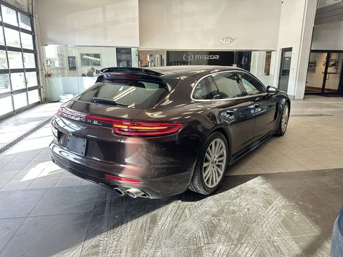 Used 2018 Porsche Panamera 4S image 9