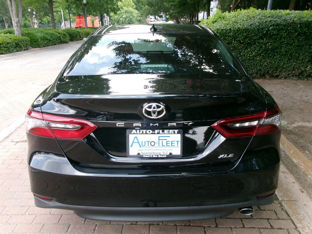 Used 2024 Toyota Camry XLE FWD image 6