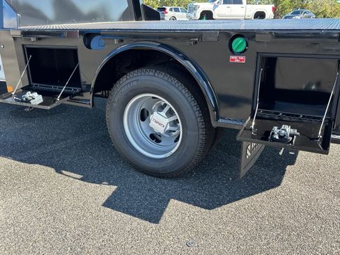 New 2025 GMC Sierra 3500 Pro w/ Convenience Package image 26